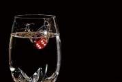 茅臺鎮(zhèn)貼牌酒亂象調(diào)查：西鳳不帶酒、汾酒集團(tuán)≠杏花村