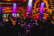 在網(wǎng)絡(luò)游戲世界中，DNF（地下城與勇士）是一款廣受歡迎的多人在線戰(zhàn)斗競技游戲。玩家可以通過創(chuàng)建角色、組隊、升級和挑戰(zhàn)副本等方式參與到游戲中來。為了更好地享受游戲的樂趣，許多玩家會選擇使用各種輔助工具或者插件來提升自己的戰(zhàn)斗力。那么，在DNF這個大千世界里，如何找到一個好的dnf插件網(wǎng)站呢？，尋找好的DNF插件網(wǎng)站