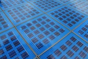 國內(nèi)首臺，超大尺寸 1.2 米 x 2.4 米鈣鈦礦太陽能電池組件激光刻蝕設(shè)備發(fā)布