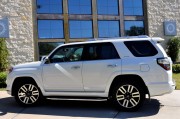 側(cè)方停車的操作技巧有哪些？這些技巧如何提高停車準(zhǔn)確性？