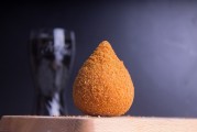 夢到吃爆米花，寓意與解讀，夢到吃爆米花的寓意與解讀