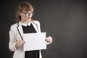 注冊護士如何應對職業(yè)發(fā)展中的挑戰(zhàn)與機遇，護士職業(yè)發(fā)展攻略，挑戰(zhàn)與機遇的應對之道
