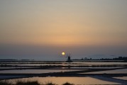 夢中的墳?zāi)怪i，夢中的墳?zāi)怪i，探尋夢境深處的秘密