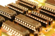 美國(guó)宣布對(duì)筆記本電腦、智能手機(jī)、集成電路等豁免征收“對(duì)等關(guān)稅”