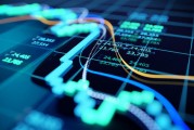 期貨市場(chǎng)的價(jià)格波動(dòng)對(duì)交易策略影響如何？