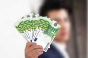 賣保險(xiǎn)不香了嗎？4年少了600萬從業(yè)人員