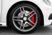 逸動DT的性能和駕駛體驗如何？購買緊湊型車時應(yīng)該考慮哪些因素？