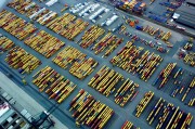 吉利攜"千里浩瀚"緊隨比亞迪入局智駕 行業(yè)轉向技術戰(zhàn)與生態(tài)競爭