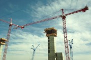期市開盤：對(duì)二甲苯跌超3% 燃料油跌超2%