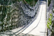 夢(mèng)中的橋，跨越現(xiàn)實(shí)與心靈的旅程