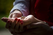 揭秘定制婚戒網(wǎng)站排名，如何挑選心儀的珠寶伴侶，定制婚戒網(wǎng)站大揭秘，挑選珠寶伴侶指南