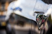 特斯拉汽車公司，作為電動汽車行業(yè)的領(lǐng)導(dǎo)者之一，其產(chǎn)品已經(jīng)在全球范圍內(nèi)得到了廣泛的接受和喜愛。然而，這個優(yōu)秀的品牌并非只有電動車這么一個領(lǐng)域。它還提供了一系列其他服務(wù)，其中免費(fèi)的游戲就是一個重要的組成部分。，特斯拉游戲，讓您的汽車成為電子娛樂的平臺