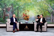陳吉寧會(huì)見丹麥得斯威集團(tuán)首席執(zhí)行官延斯·倫德
