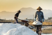 夢(mèng)到守靈，一場(chǎng)心靈的旅程，夢(mèng)中的守靈之旅，心靈的覺醒