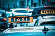 一款讓你在開車時也能快樂的游戲——駕駛模擬器，一鍵啟動刺激駕駛，駕車模擬器帶你暢游真實的道路環(huán)境