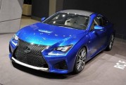 君越車的車速應如何顯示？車速顯示不準確時應如何解決？