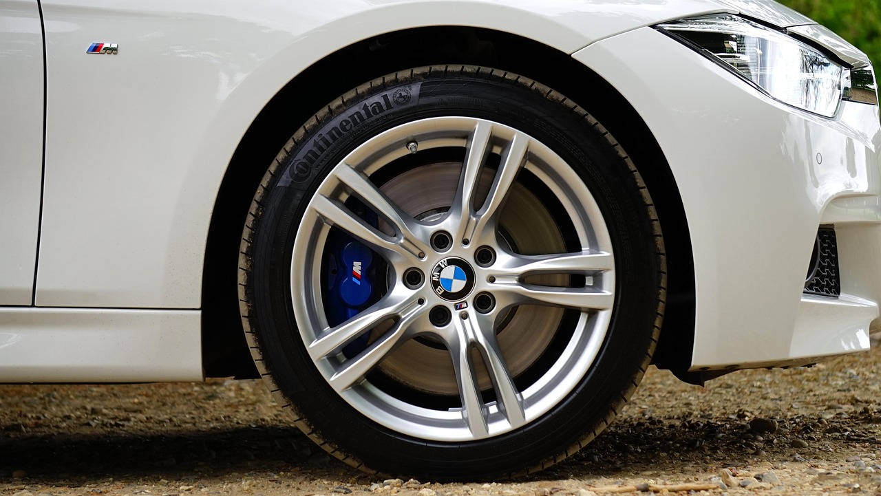 汽車(chē)專(zhuān)業(yè)網(wǎng)站排名，揭秘汽車(chē)行業(yè)信息平臺(tái)的實(shí)力榜單