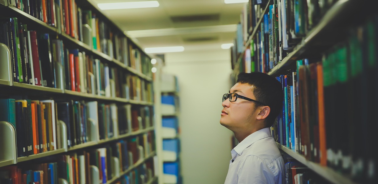 大學(xué)校長發(fā)問：如果梁文鋒讀博士，還有今天的DeepSeek嗎？