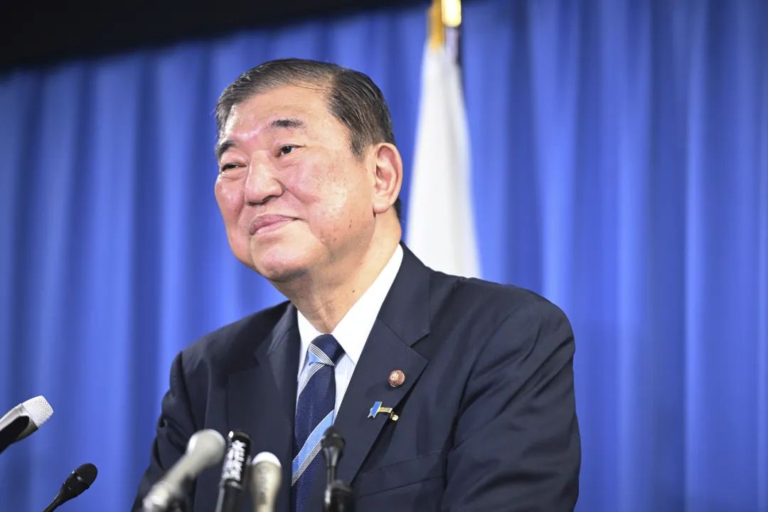67歲石破茂，正式當(dāng)選日本首相！他從政38年，早年曾在銀行工作！岸田內(nèi)閣已集體辭職