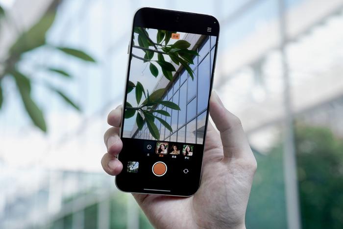 要輕薄又要潛望？OPPO Find X8可沖