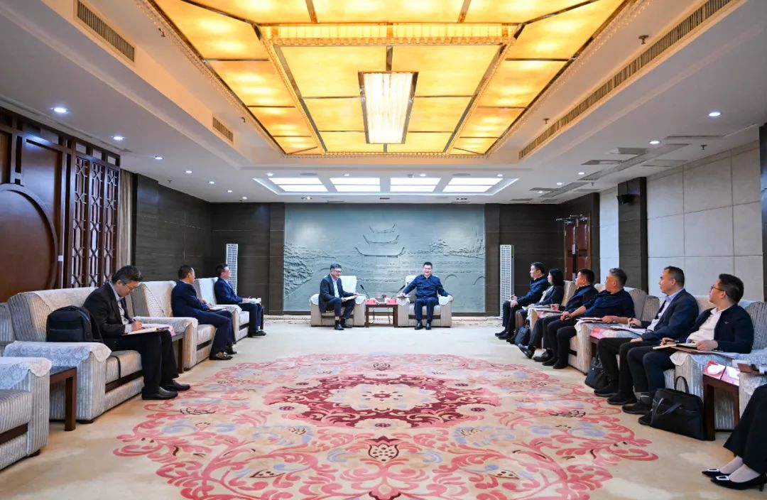 王宏會(huì)見(jiàn)中信信托黨委書記、董事長(zhǎng)蘆葦一行