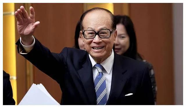 李嘉誠(chéng)再開(kāi)金口：未來(lái)十年，中國(guó)近50%的家庭，將面臨6大危機(jī)，早知道早準(zhǔn)備！