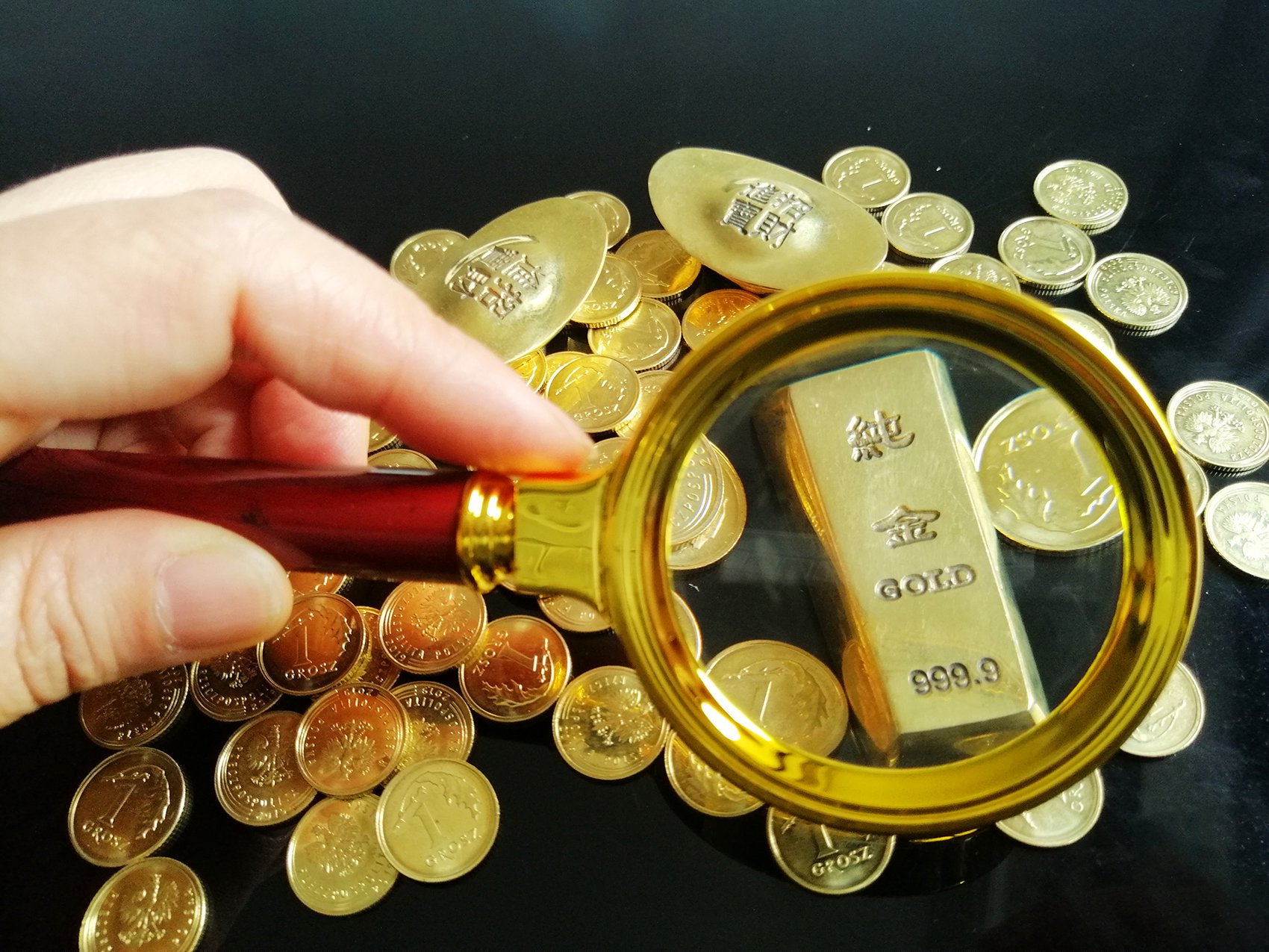 平江發(fā)現(xiàn)超40條金礦脈：儲(chǔ)量超1000噸，估值達(dá)6000億元？湖南黃金最新回應(yīng)