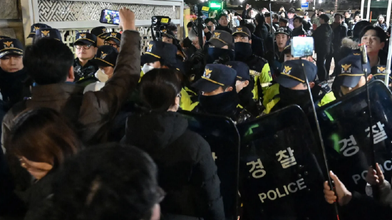 韓國陷入政治混亂，韓國企業(yè)在美國股市震蕩
