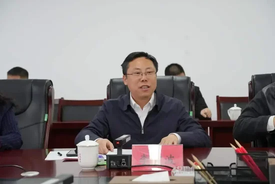 攜手打造政校企科技創(chuàng)新平臺(tái)！貴州理工學(xué)院與六盤(pán)水市政府簽署合作協(xié)議