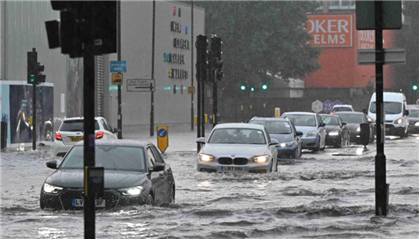 英國(guó)遭遇極端天氣 洪水造成交通中斷