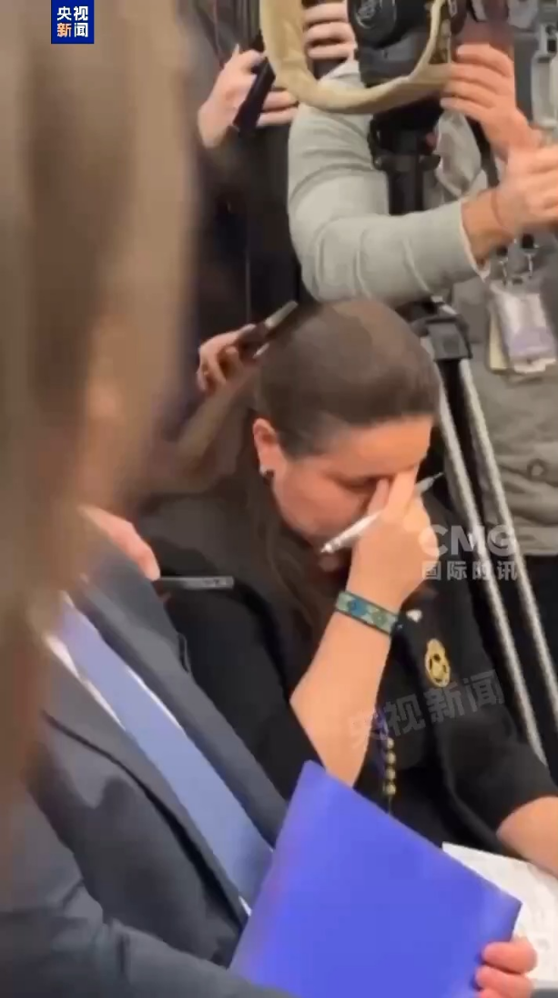 美烏首腦“談崩” ，美記者：報(bào)道白宮近30年，這場(chǎng)面前所未見！4分52秒，特澤會(huì)現(xiàn)場(chǎng)爭(zhēng)吵實(shí)錄曝光