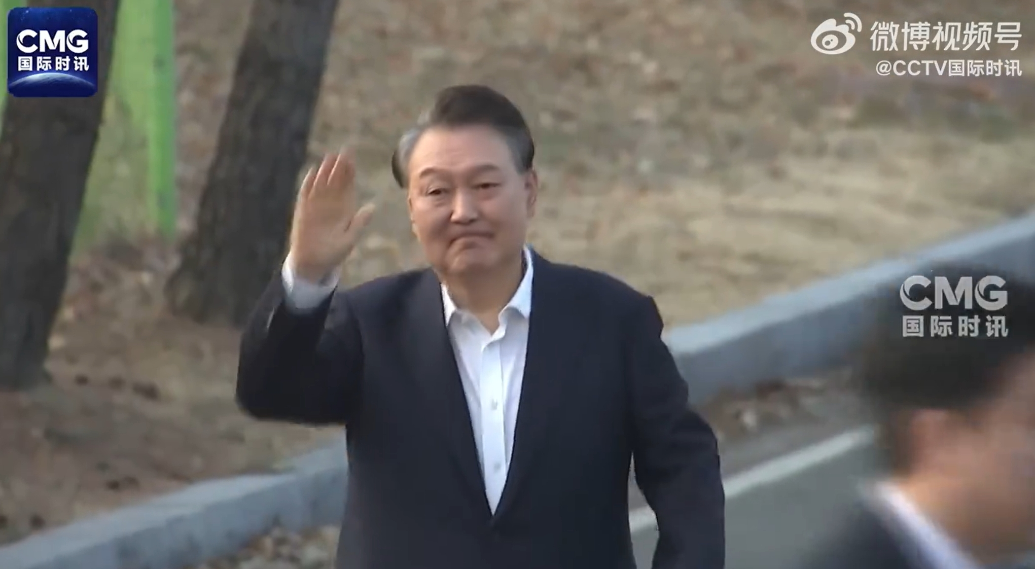 被捕滿52天后，韓國總統(tǒng)尹錫悅被釋放！最大在野黨黨鞭曾稱：若檢察機(jī)關(guān)釋放尹錫悅，就是背叛國民