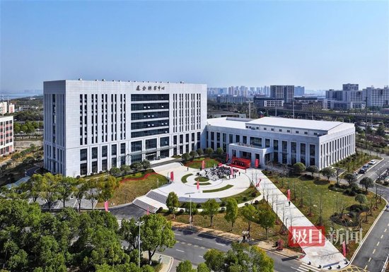 1000萬美元！知名校友穩(wěn)健醫(yī)療董事長李建全捐贈(zèng)的這棟樓落成投用