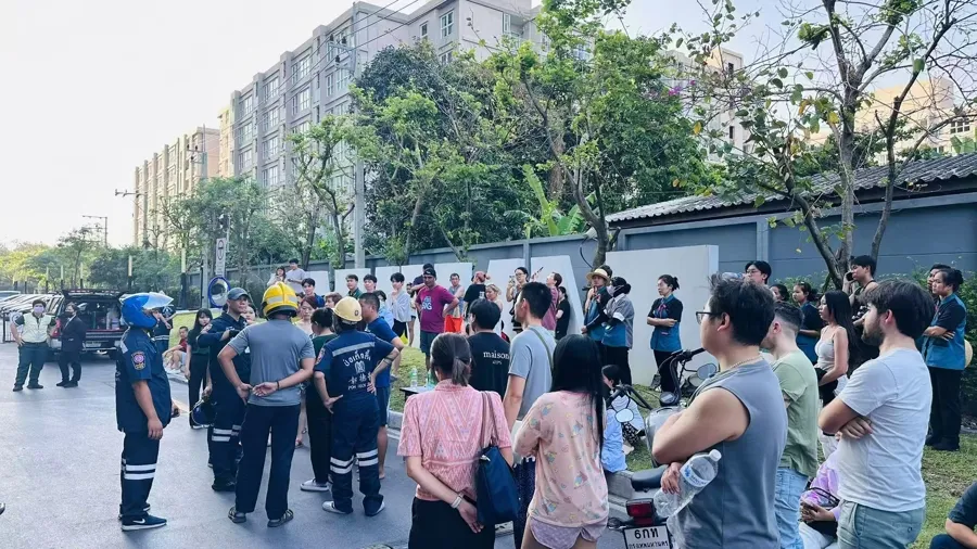 “相當(dāng)于約一千顆原子彈”！強(qiáng)震后的緬甸曼德勒40℃高溫，中國(guó)翡翠商人擠在后備廂緊急逃難