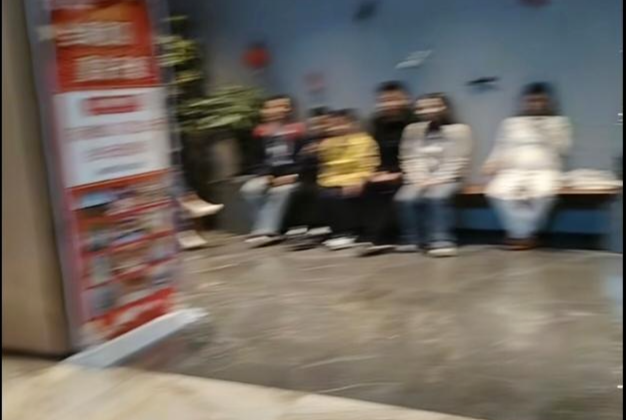 網(wǎng)友稱漢中賞花“一房難求”睡洗浴中心？文旅局回應