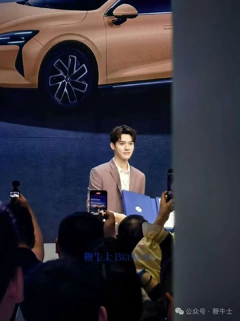 上海車(chē)展「車(chē)?！贡P(pán)點(diǎn)：小鵬機(jī)器人吸睛，比亞迪派出悟空