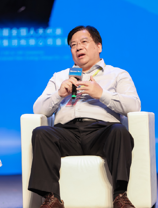 沈坤榮：在發(fā)展智能技術(shù)時(shí)，需加強(qiáng)風(fēng)險(xiǎn)管控