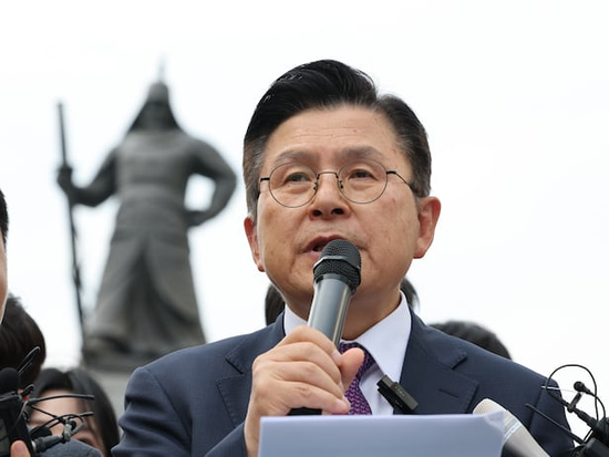 韓媒：韓國無黨派總統(tǒng)候選人黃教安宣布退選，支持執(zhí)政黨候選人金文洙